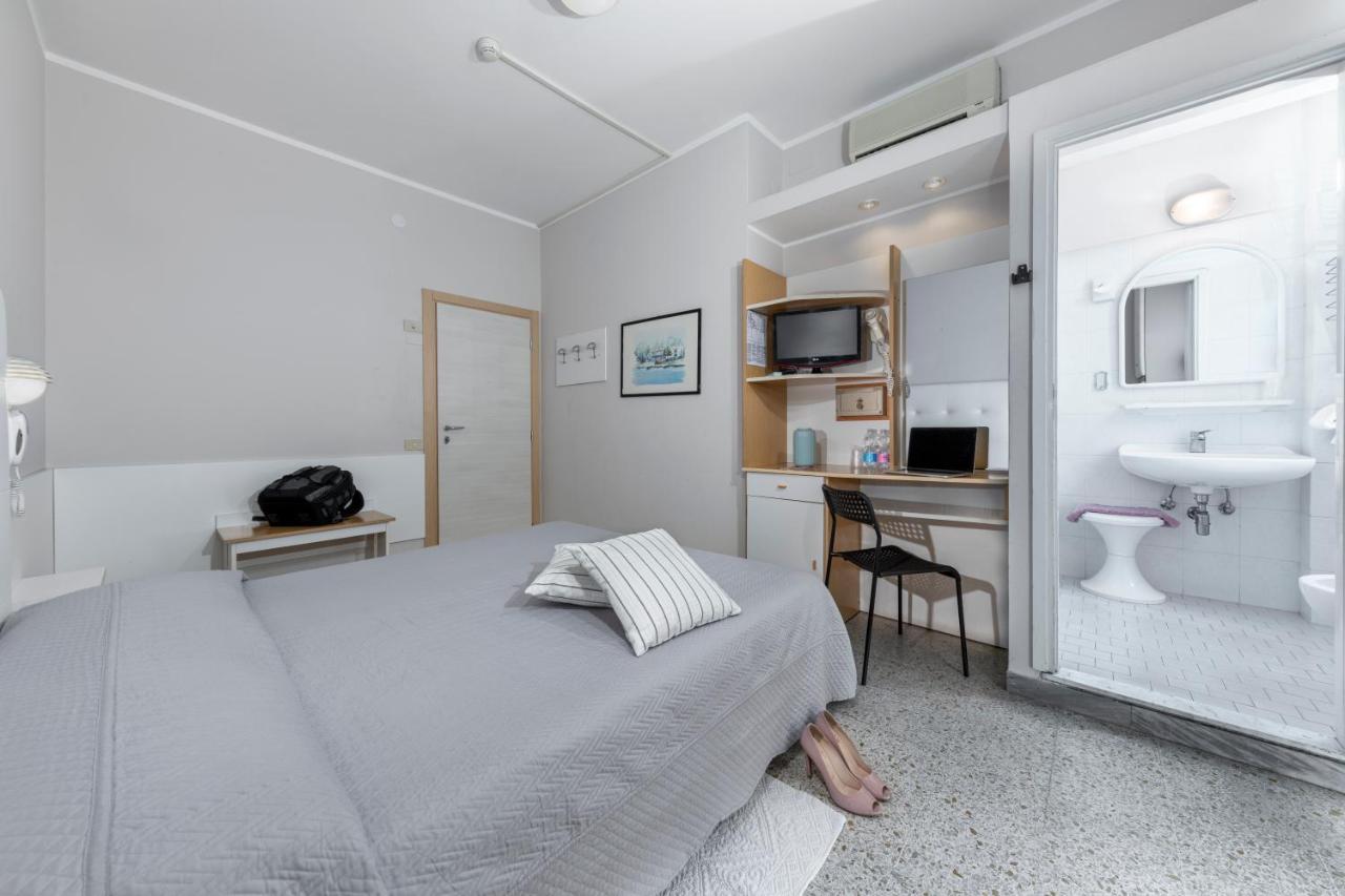 Hotel Eliseo Riccione Esterno foto
