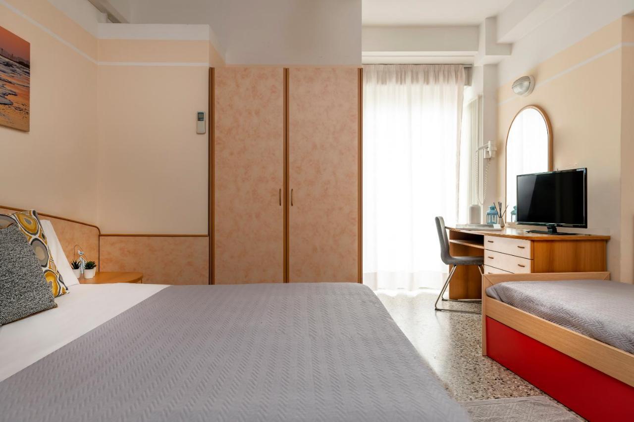 Hotel Eliseo Riccione Esterno foto