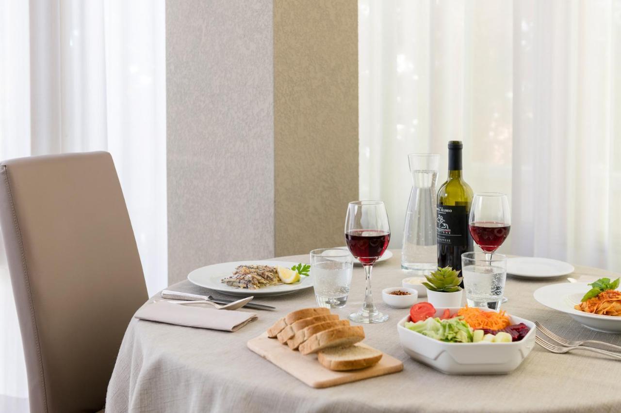 Hotel Eliseo Riccione Esterno foto
